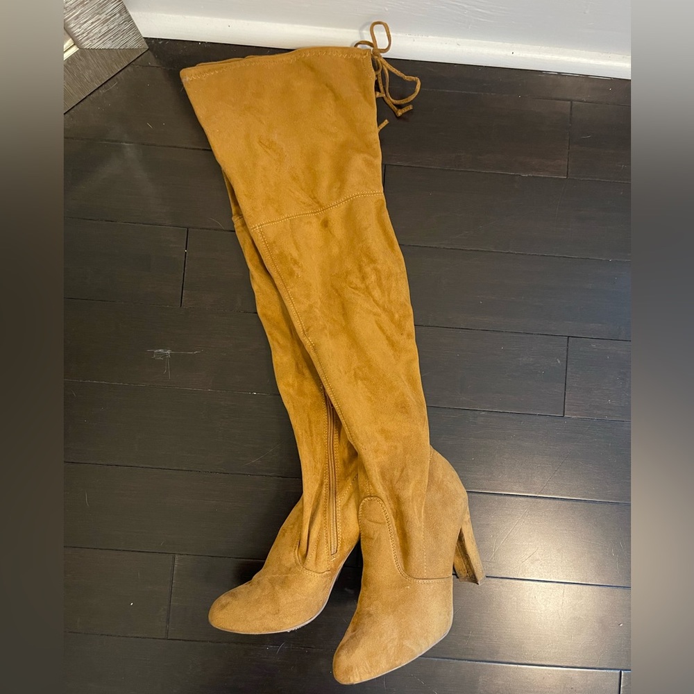 Over the Knee Women’s Heeled Boots size 7.5